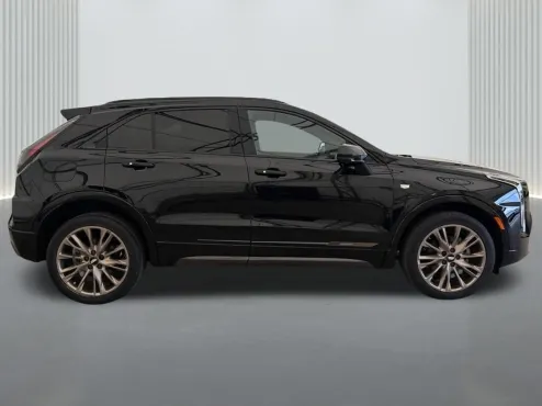 2025 Cadillac XT4 Sport photo 4