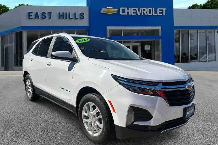 2023 Chevrolet Equinox LT photo 1