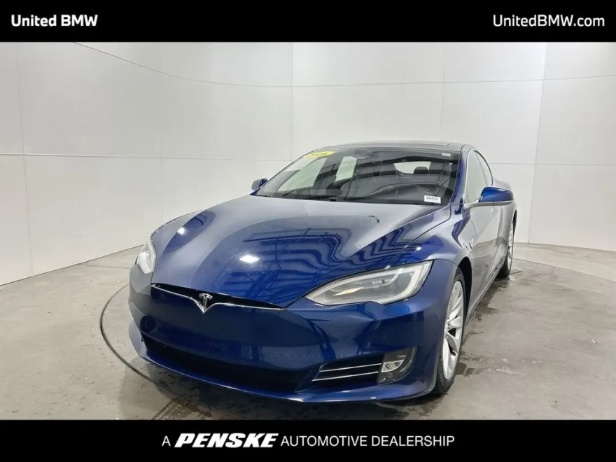 2016 Tesla Model S photo 1