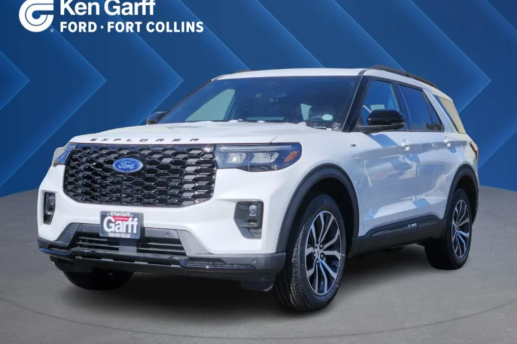 2025 Ford Explorer ST-Line photo 1