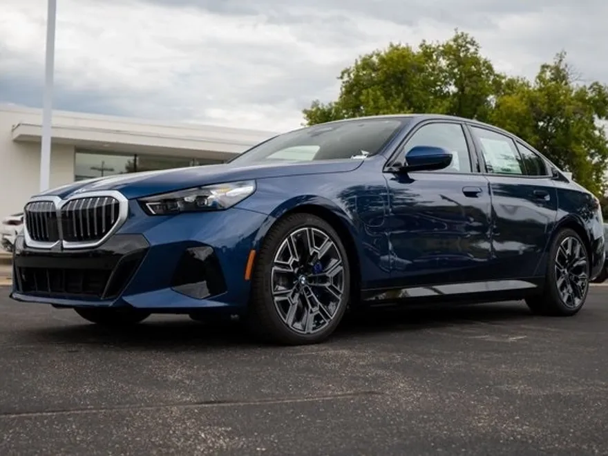 2026 Bmw 550e xDrive photo 1