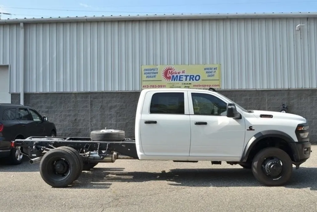 2025 Ram 5500 Tradesman photo 1
