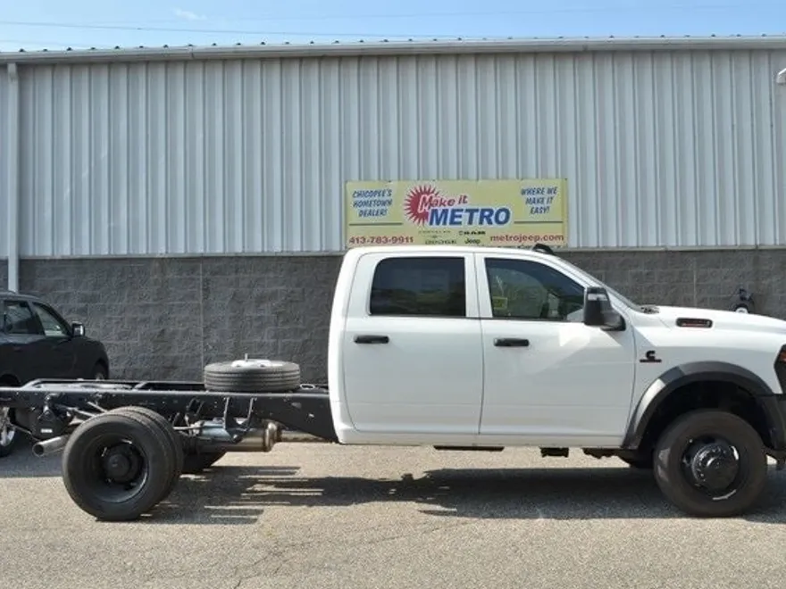 2025 Ram 5500 Tradesman photo 1