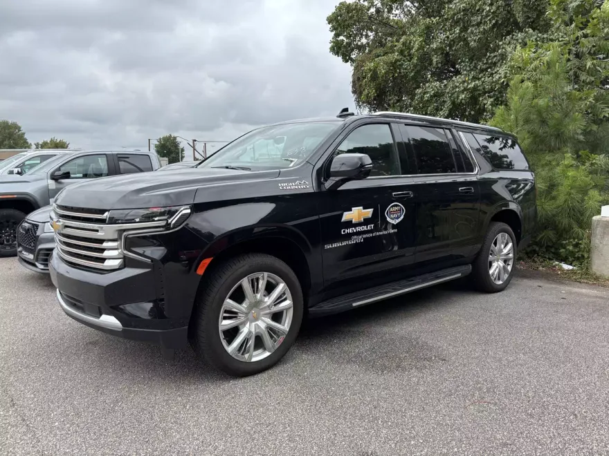 2024 Chevrolet Suburban High Country photo 1