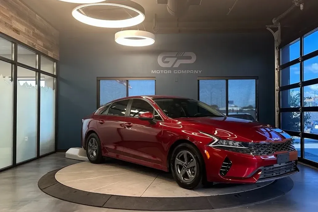 2022 Kia K5 LXS photo 1