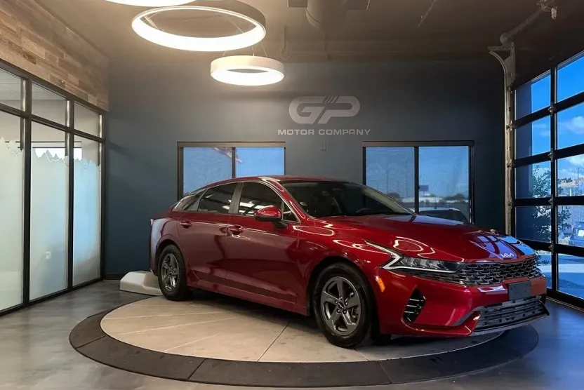 2022 Kia K5 LXS photo 1