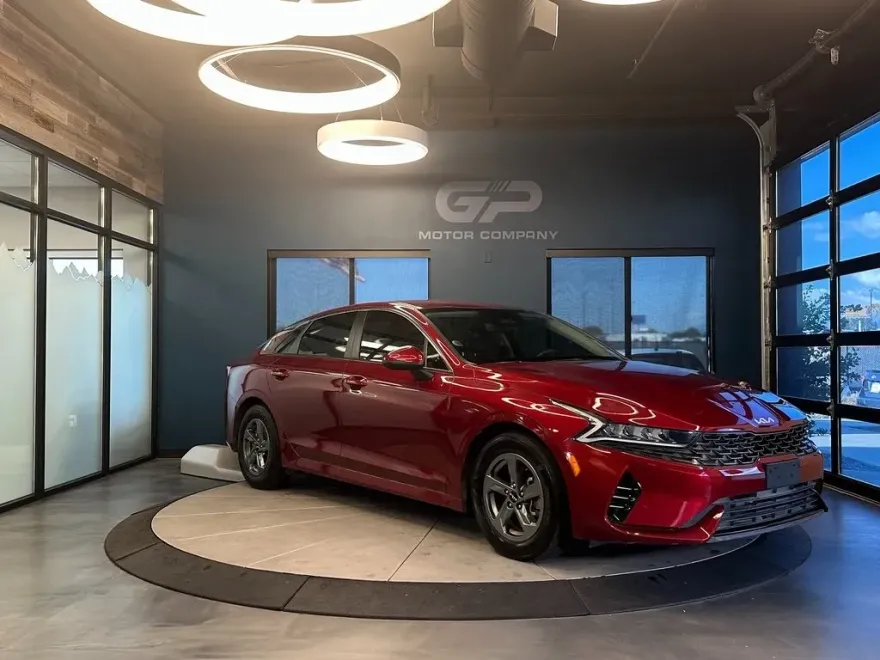 2022 Kia K5 LXS photo 1