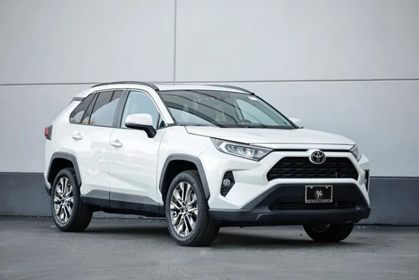 2021 Toyota RAV4 XLE Premium photo 1