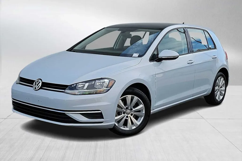 2021 Volkswagen Golf TSI photo 1