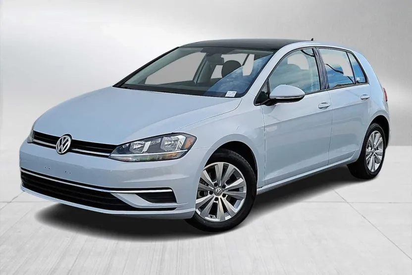 2021 Volkswagen Golf TSI photo 1