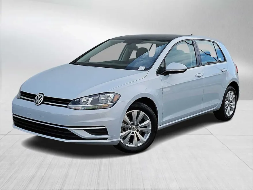 2021 Volkswagen Golf TSI photo 1