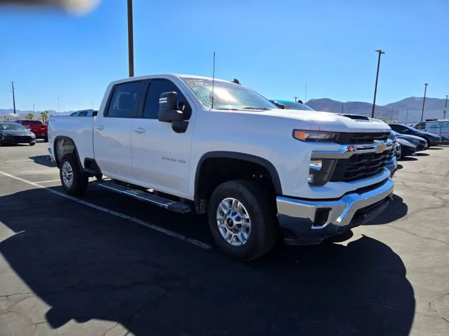 2024 Chevrolet Silverado 2500HD LT photo 1