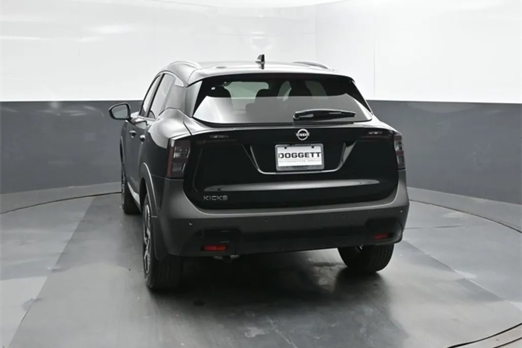 2026 Nissan Kicks SV photo 1