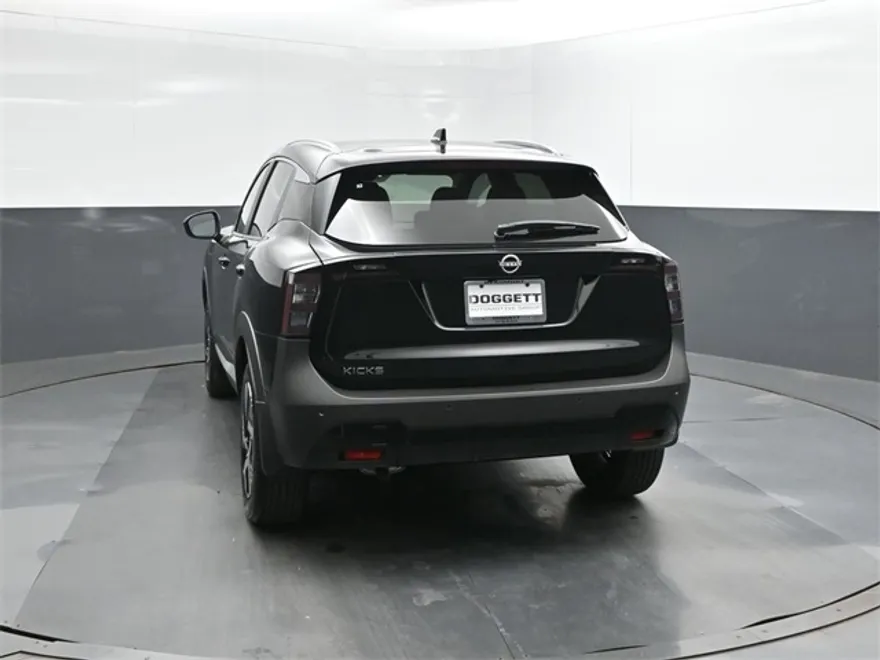 2026 Nissan Kicks SV photo 1