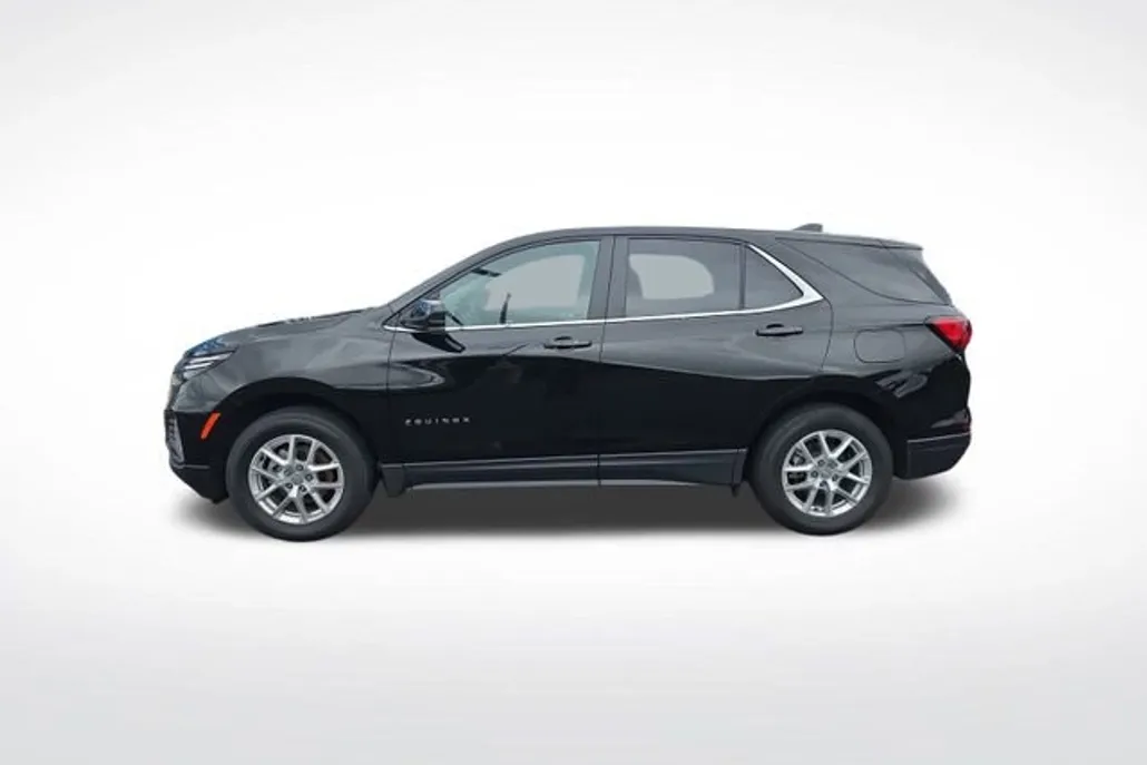 2024 Chevrolet Equinox LT photo 1