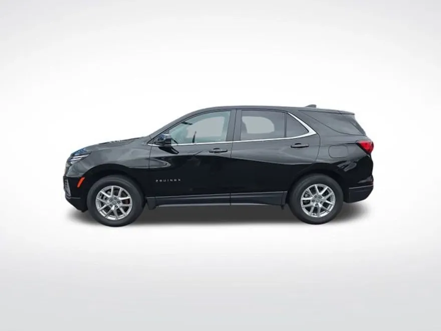 2024 Chevrolet Equinox LT photo 1