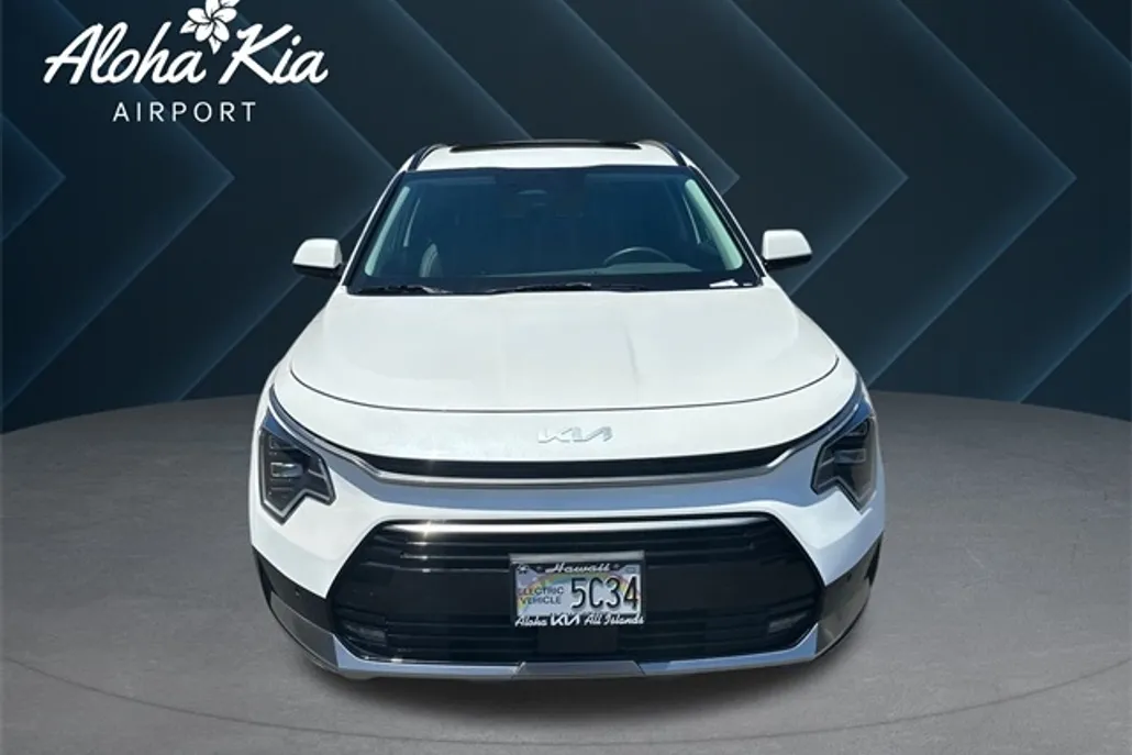 2024 Kia Niro Plug-In Hybrid SX Touring photo 1