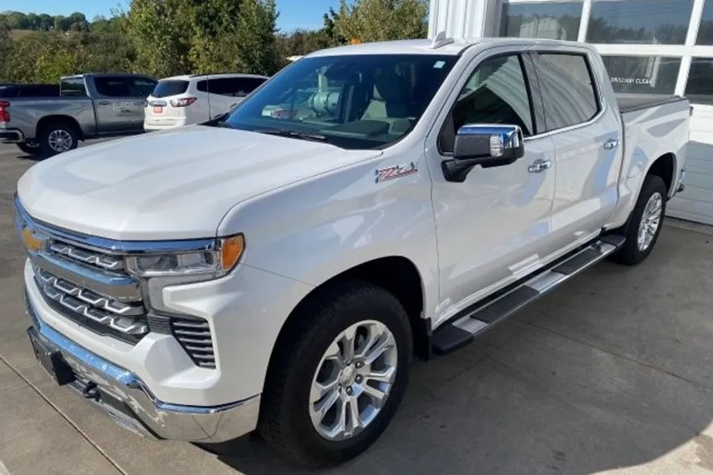 2024 Chevrolet Silverado 1500 LTZ photo 1