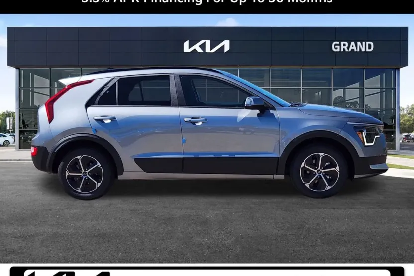 2025 Kia Niro EX photo 1