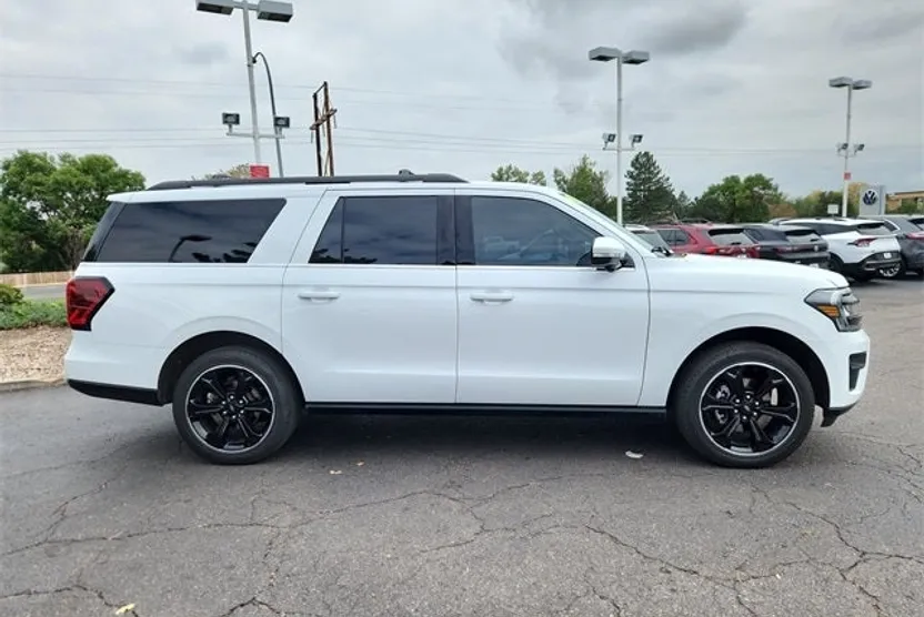 2023 Ford Expedition MAX Limited photo 1