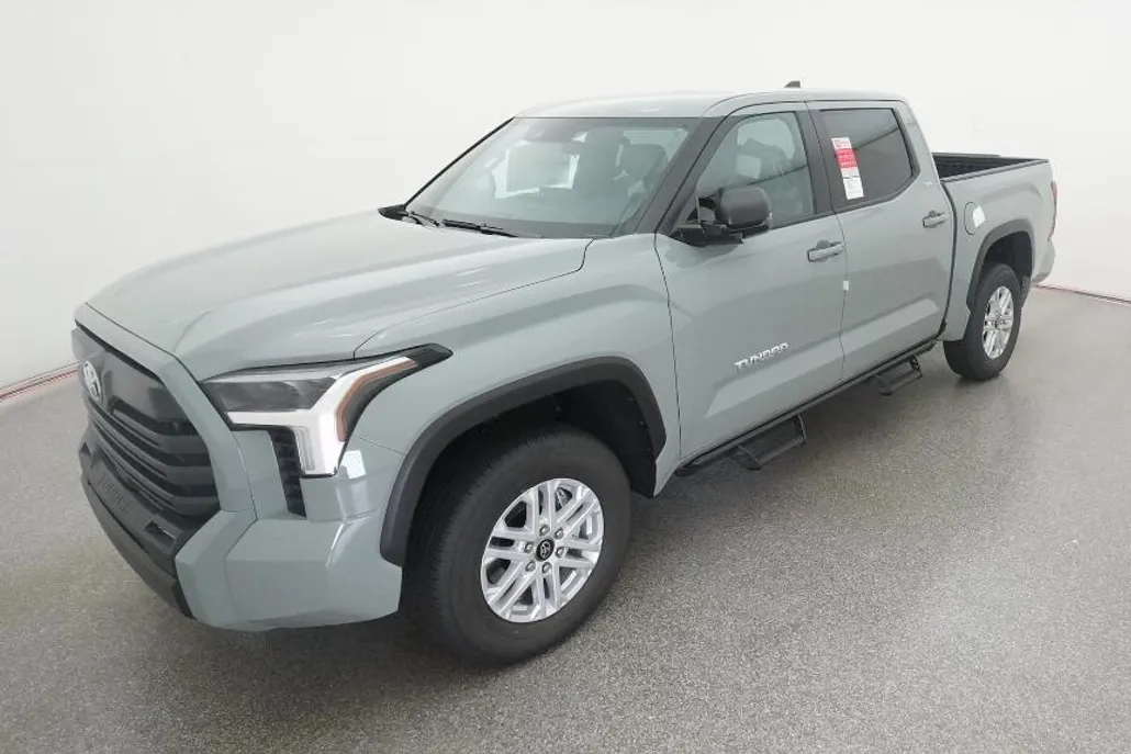 2026 Toyota Tundra SR5 CrewMax photo 1