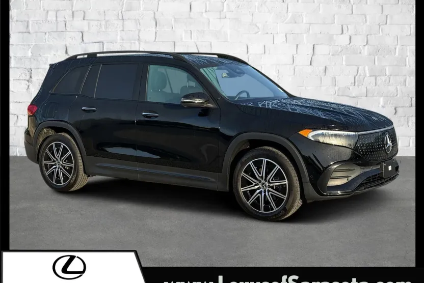 2024 Mercedes Benz EQB 350 4MATIC photo 1