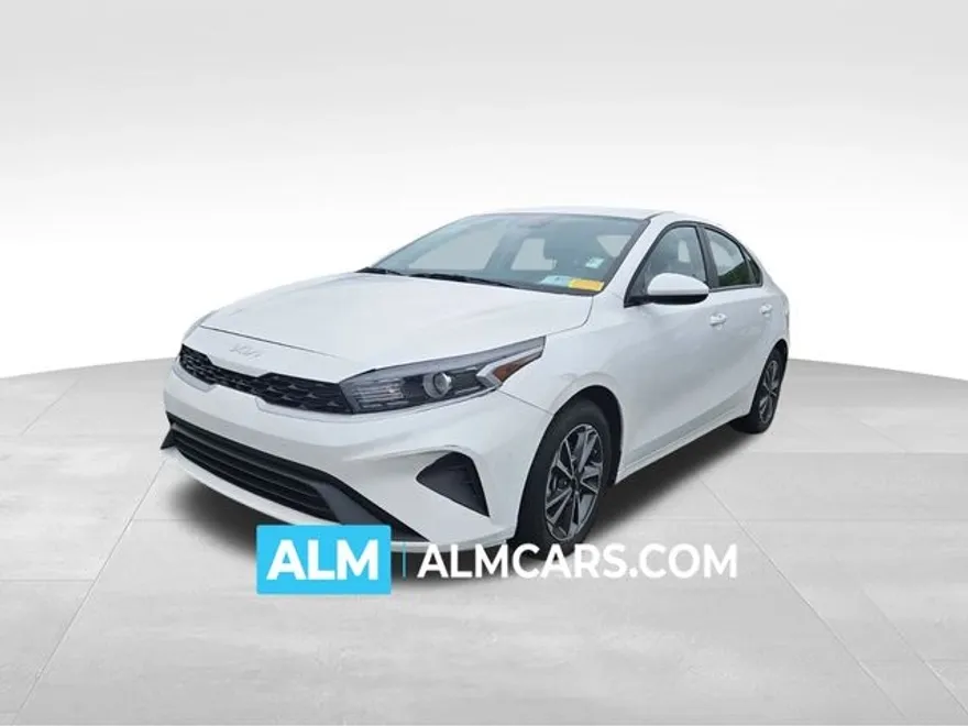 2024 Kia Forte LXS photo 1