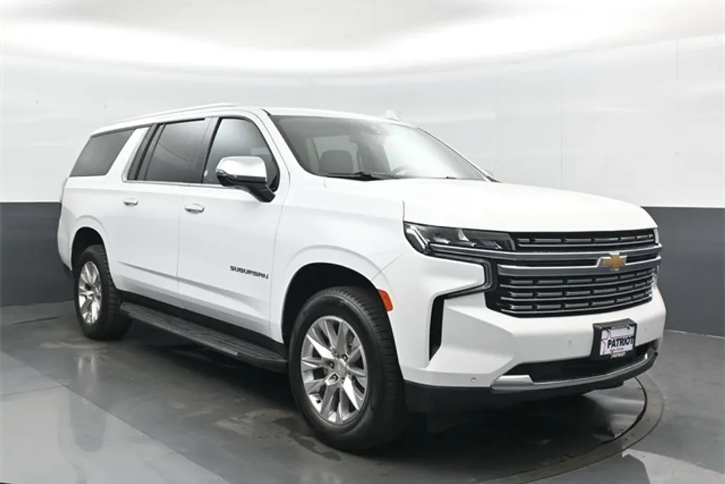 2023 Chevrolet Suburban Premier photo 1