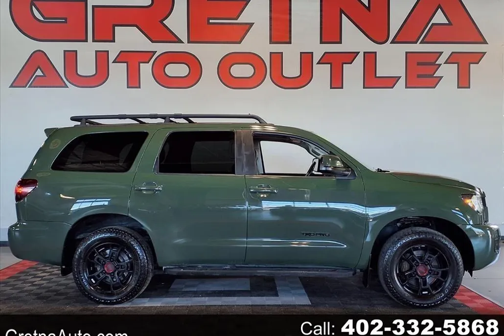 2020 Toyota Sequoia SR5 photo 1