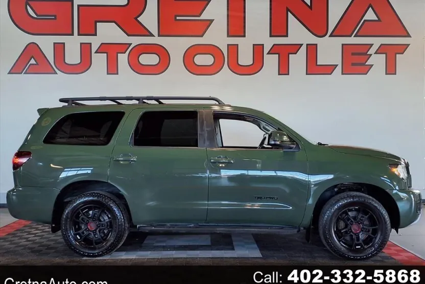 2020 Toyota Sequoia SR5 photo 1