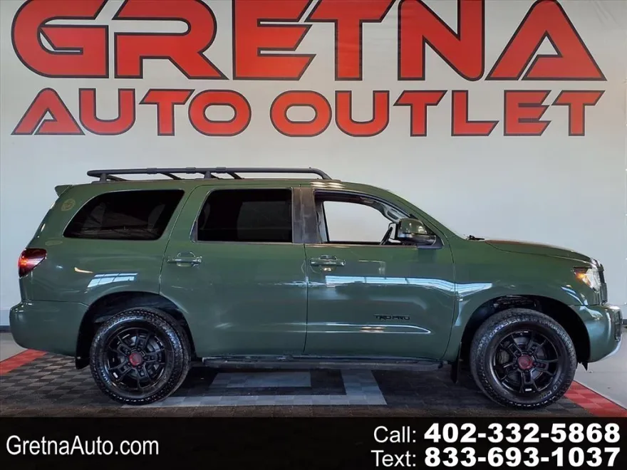 2020 Toyota Sequoia SR5 photo 1