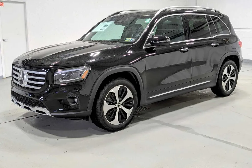2025 Mercedes Benz GLB 250 4MATIC photo 1
