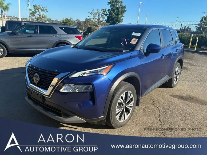 2023 Nissan Rogue SV photo 1