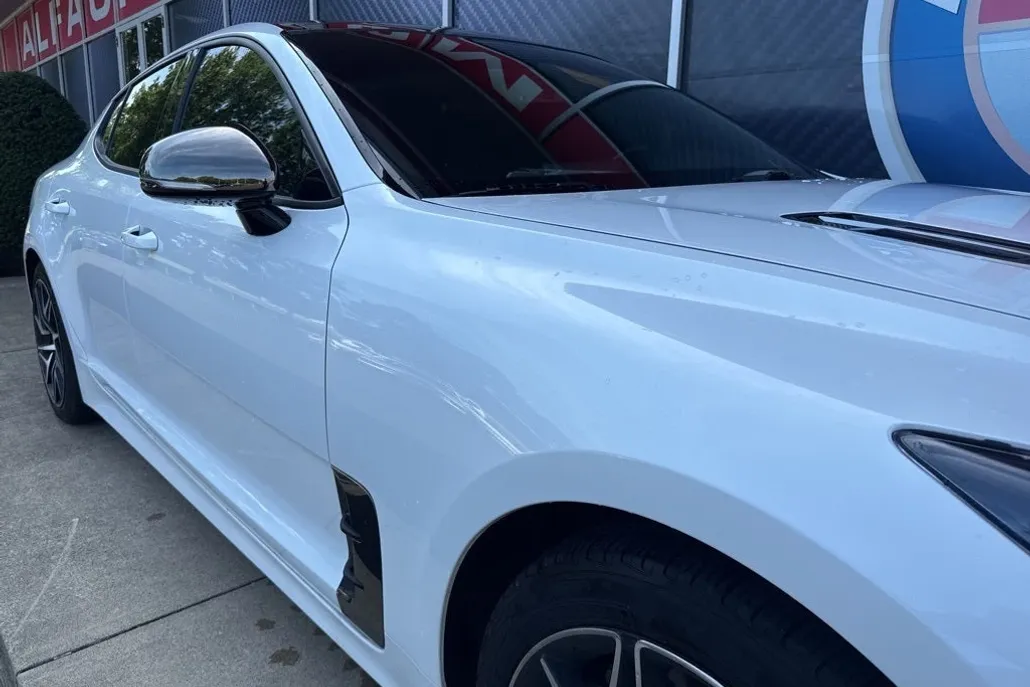 2023 Kia Stinger GT-Line photo 1