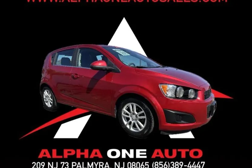 2016 Chevrolet Sonic LT photo 1