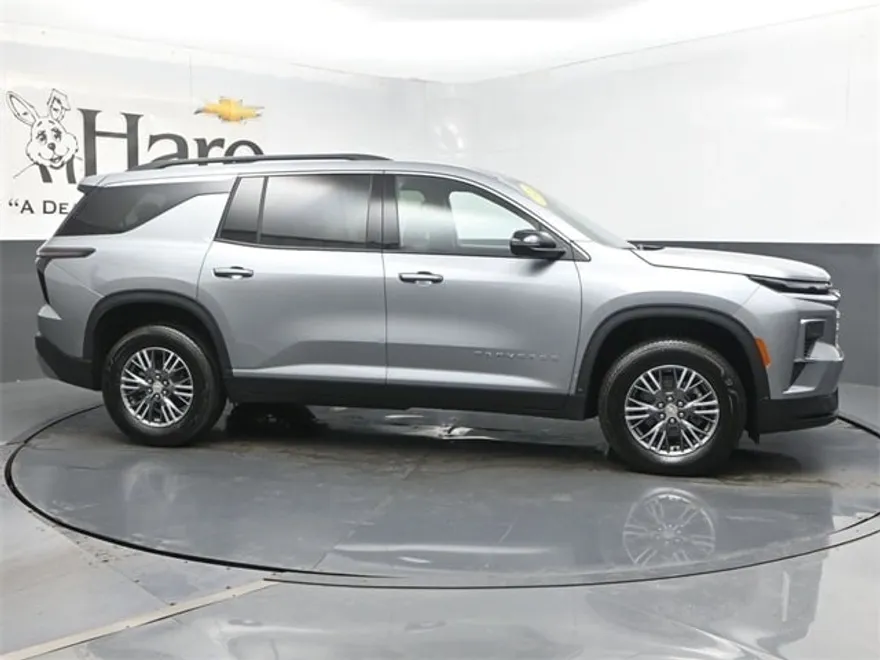 2025 Chevrolet Traverse photo 1