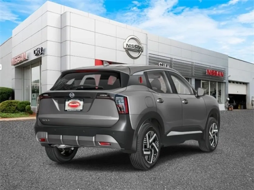 2025 Nissan Kicks SV photo 1