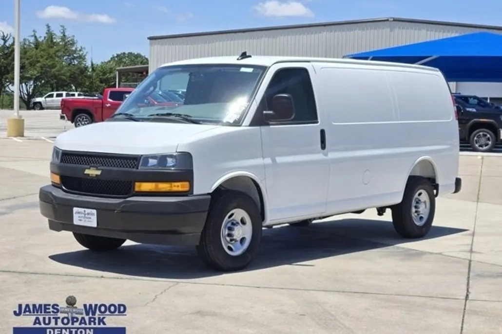 2025 Chevrolet Express Cargo Van 2500 photo 1