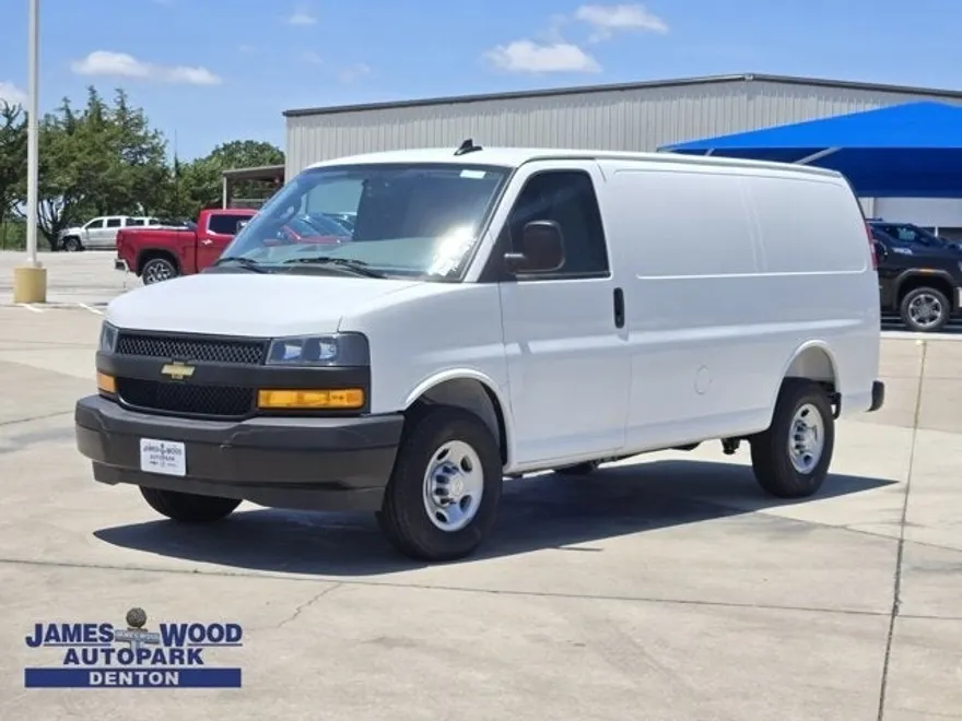 2025 Chevrolet Express Cargo Van 2500 photo 1
