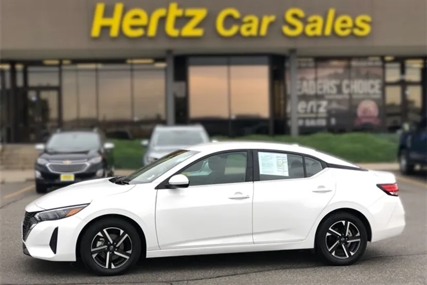 2024 Nissan Sentra SV photo 1