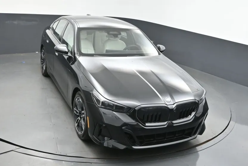 2026 Bmw 550e xDrive photo 1