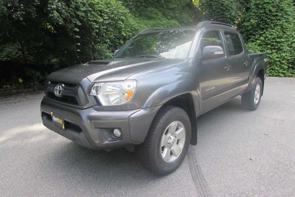 2014 Toyota Tacoma PreRunner V6 photo 1