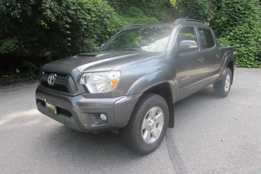 2014 Toyota Tacoma PreRunner V6 photo 1