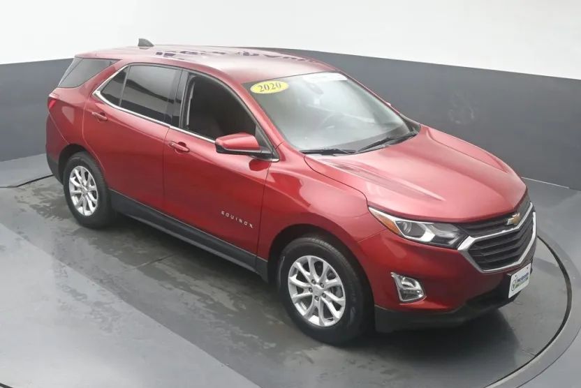 2020 Chevrolet Equinox LT photo 1