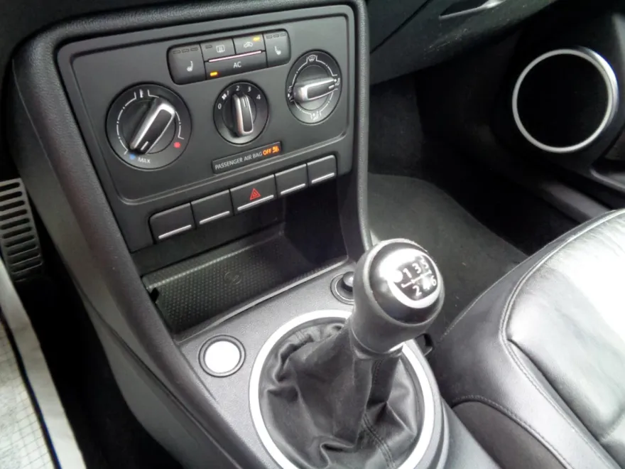 2012 Volkswagen Beetle Turbo photo 7