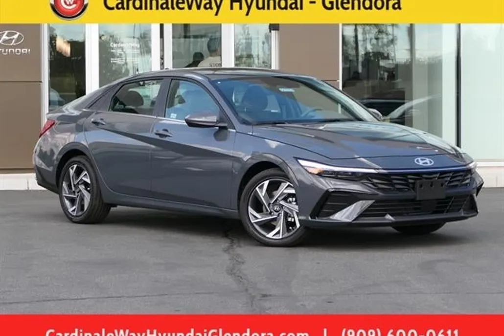 2025 Hyundai Elantra SEL Convenience photo 1