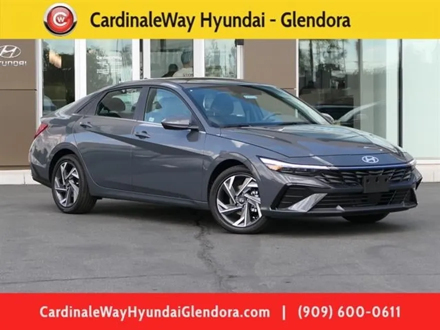 2025 Hyundai Elantra SEL Convenience photo 1