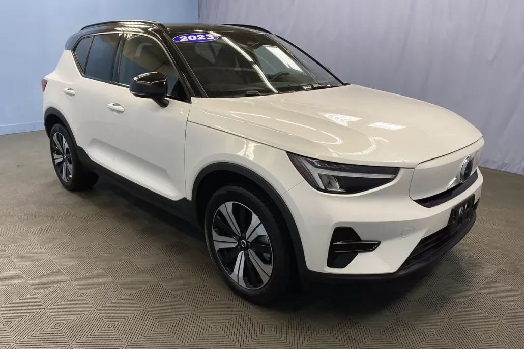2023 Volvo XC40 Recharge Core photo 1