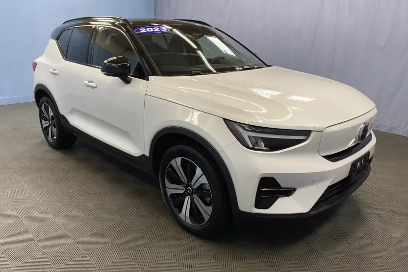 2023 Volvo XC40 Recharge Core photo 1