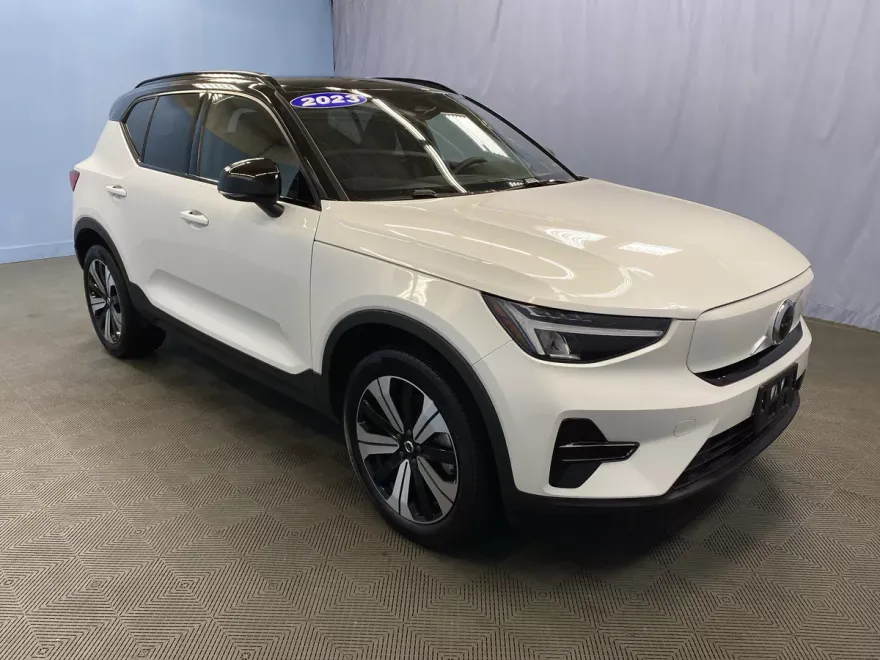2023 Volvo XC40 Recharge Core photo 1